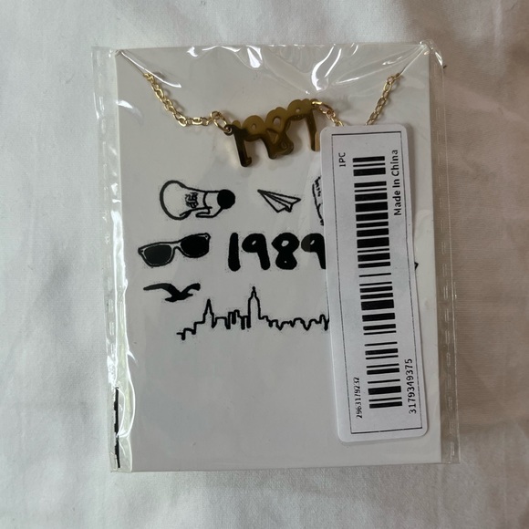 Taylor Swift 1989 Era Necklace - Gold available - Brand New - Picture 10 of 10